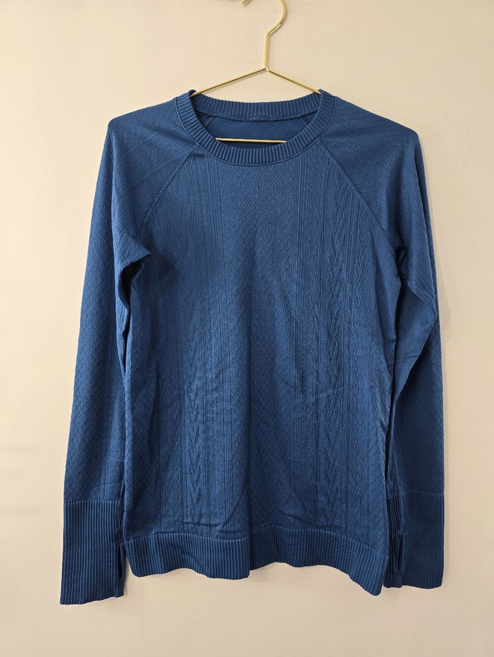 Lululemon Textured Knit Long Sleeve Athletic Activewear Thumbholes Teal Top Sz 4